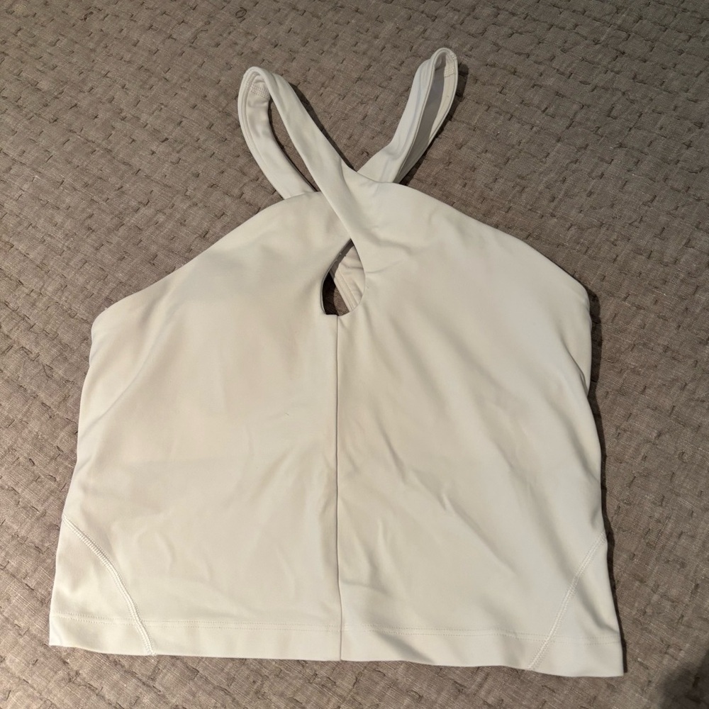 Lululemon crisscross neck keyhole in the front cropped tank